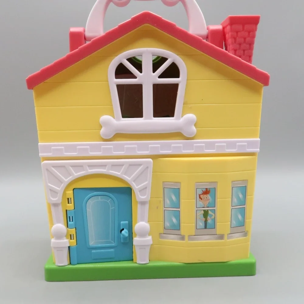 Disney Junior Puppy Dog Pals Stow N' Go Playset with Figures Yellow House 8